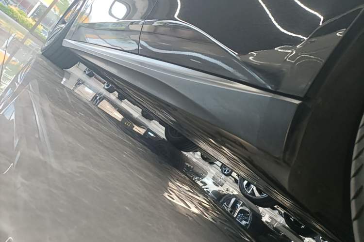 Used Nio ET5T 2024 75kWh Touring Left Side Sill