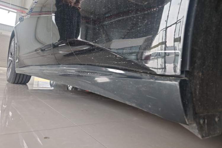 Used Nio ET5T 2024 75kWh Touring Left Side Sill