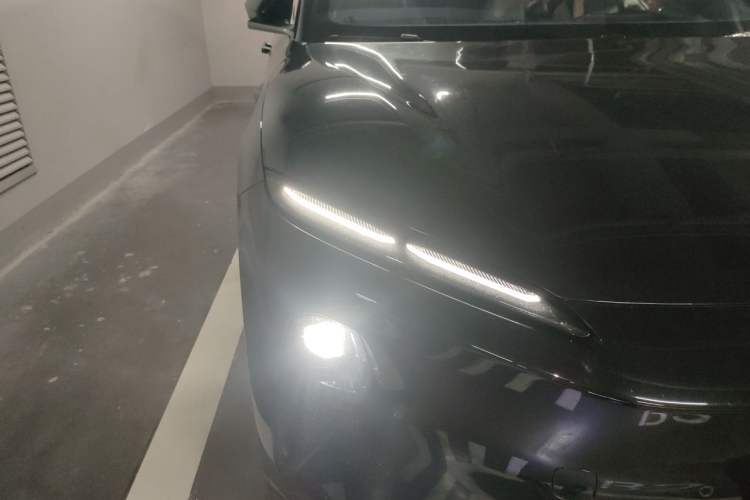 Used Nio ET5T 2024 75kWh Touring Right Front Headlight