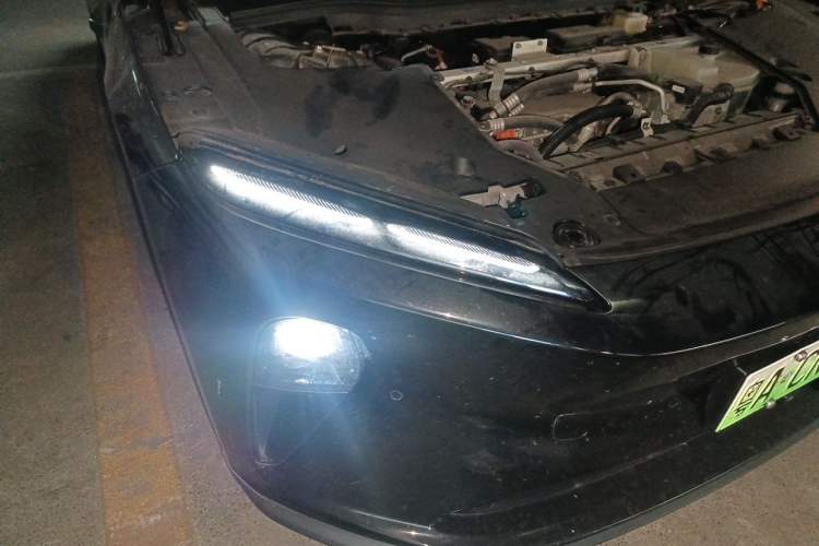 Used Nio ET5T 2024 75kWh Touring Right Front Headlight