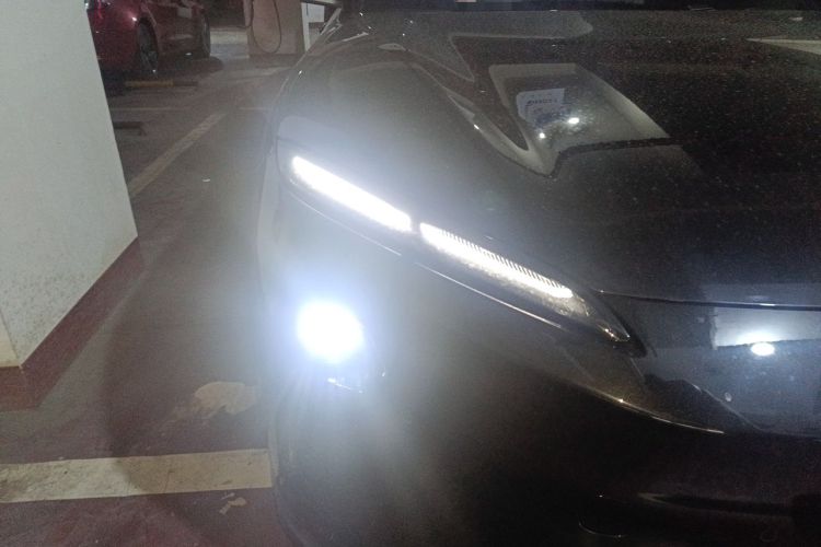Used Nio ET5T 2024 75kWh Touring Right Front Headlight