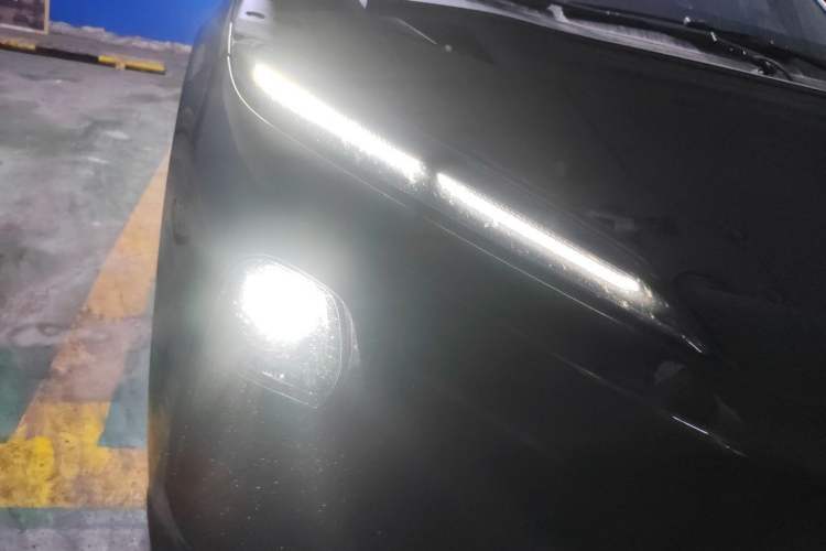 Used Nio ET5T 2024 75kWh Touring Right Front Headlight