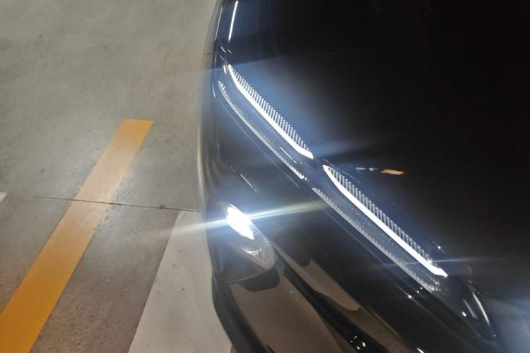 Used Nio ET5T 2024 75kWh Touring Right Front Headlight
