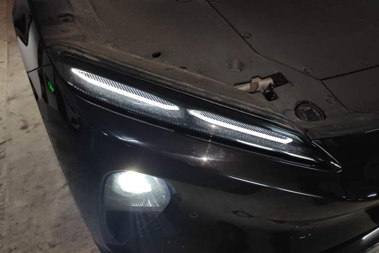 Used Nio ET5T 2024 75kWh Touring Right Front Headlight