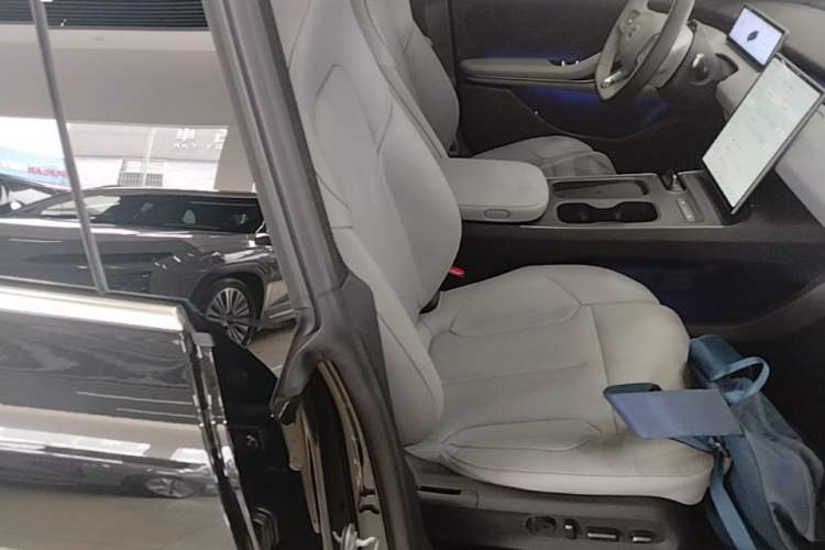Used Nio ET5T 2024 75kWh Touring Right Front Seat