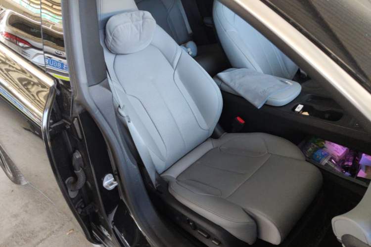 Used Nio ET5T 2024 75kWh Touring Right Front Seat