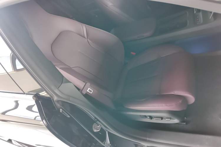 Used Nio ET5T 2024 75kWh Touring Right Front Seat