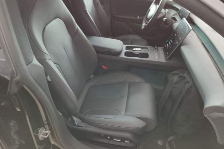 Used Nio ET5T 2024 75kWh Touring Right Front Seat