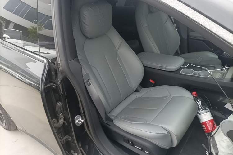 Used Nio ET5T 2024 75kWh Touring Right Front Seat