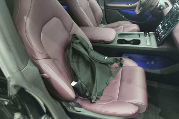 Used Nio ET5T 2024 75kWh Touring Right Front Seat