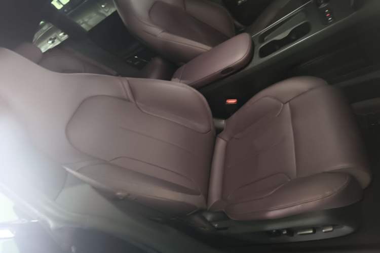 Used Nio ET5T 2024 75kWh Touring Right Front Seat