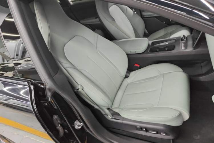Used Nio ET5T 2024 75kWh Touring Right Front Seat