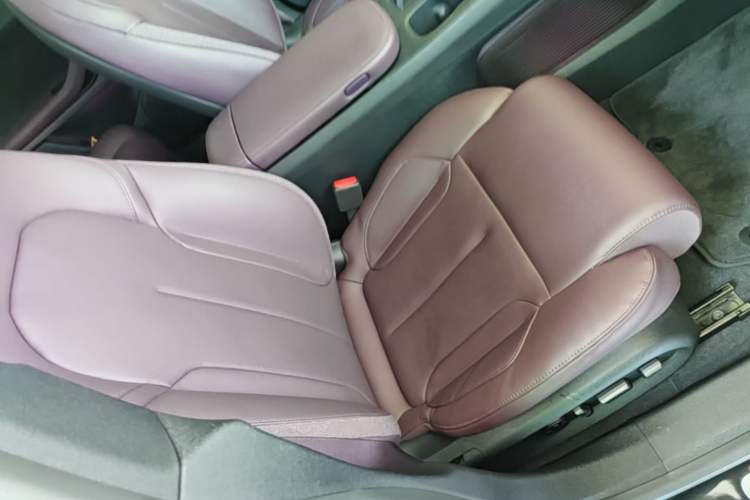 Used Nio ET5T 2024 75kWh Touring Right Front Seat
