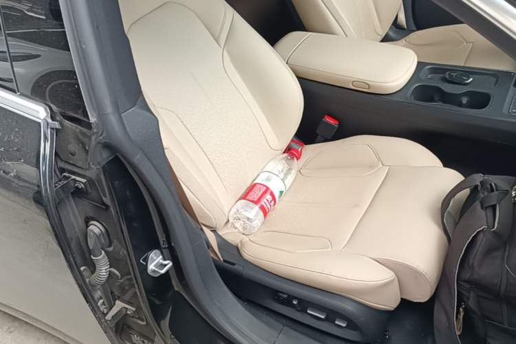 Used Nio ET5T 2024 75kWh Touring Right Front Seat