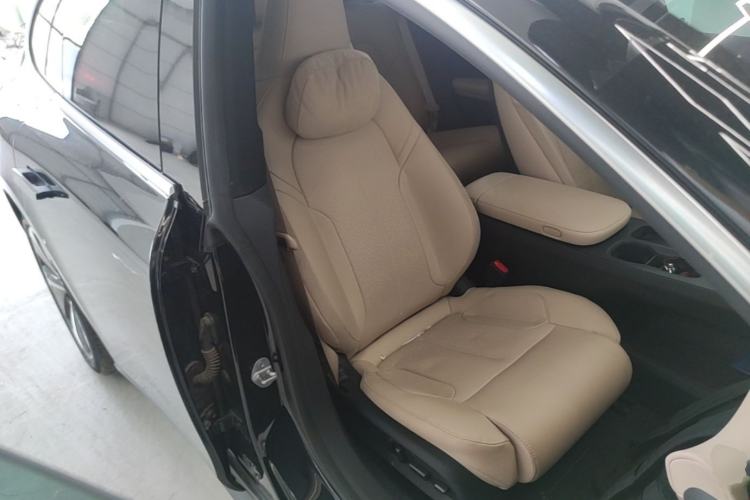 Used Nio ET5T 2024 75kWh Touring Right Front Seat