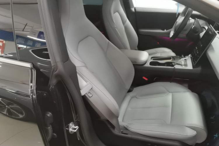 Used Nio ET5T 2024 75kWh Touring Right Front Seat