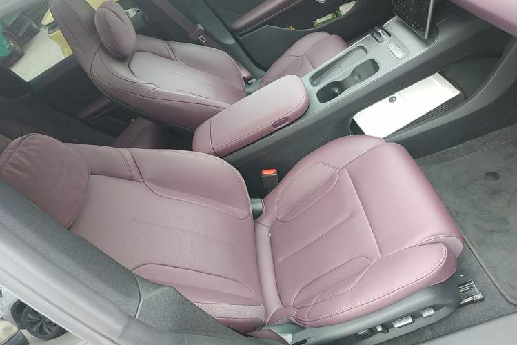 Used Nio ET5T 2024 75kWh Touring Right Front Seat