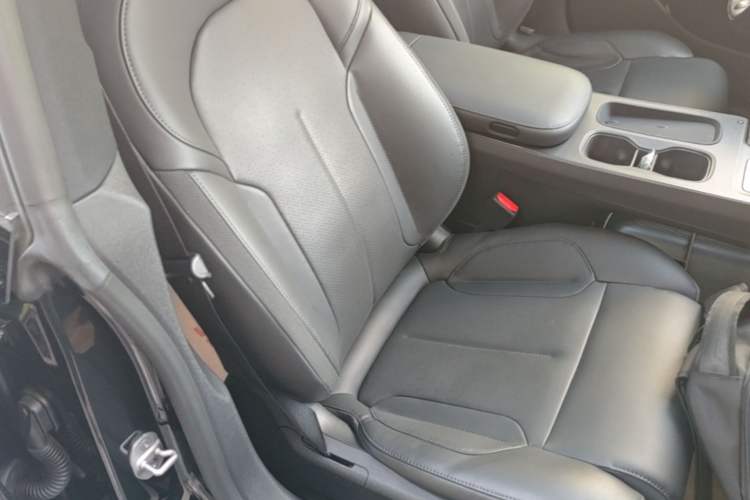 Used Nio ET5T 2024 75kWh Touring Right Front Seat
