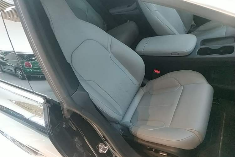 Used Nio ET5T 2024 75kWh Touring Right Front Seat