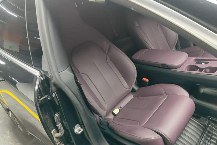 Used Nio ET5T 2024 75kWh Touring Right Front Seat