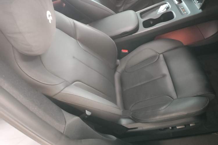 Used Nio ET5T 2024 75kWh Touring Right Front Seat