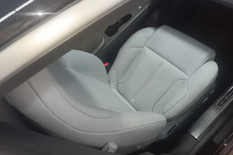 Used Nio ET5T 2024 75kWh Touring Right Front Seat