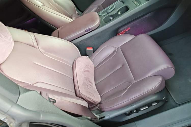 Used Nio ET5T 2024 75kWh Touring Right Front Seat