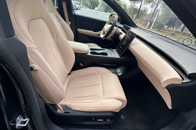 Used Nio ET5T 2024 75kWh Touring Right Front Seat