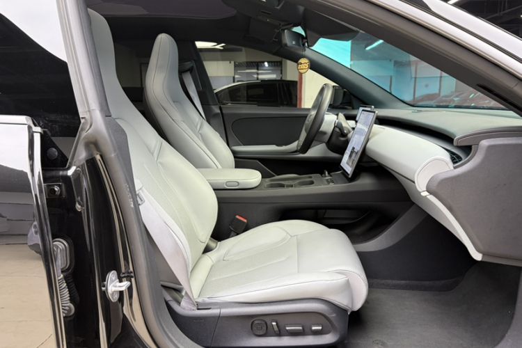 Used Nio ET5T 2024 75kWh Touring Right Front Seat
