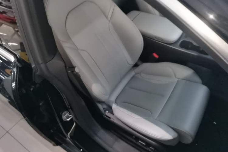 Used Nio ET5T 2024 75kWh Touring Right Front Seat