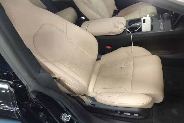 Used Nio ET5T 2024 75kWh Touring Right Front Seat