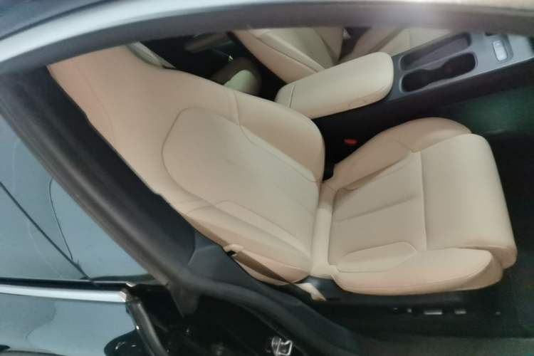 Used Nio ET5T 2024 75kWh Touring Right Front Seat