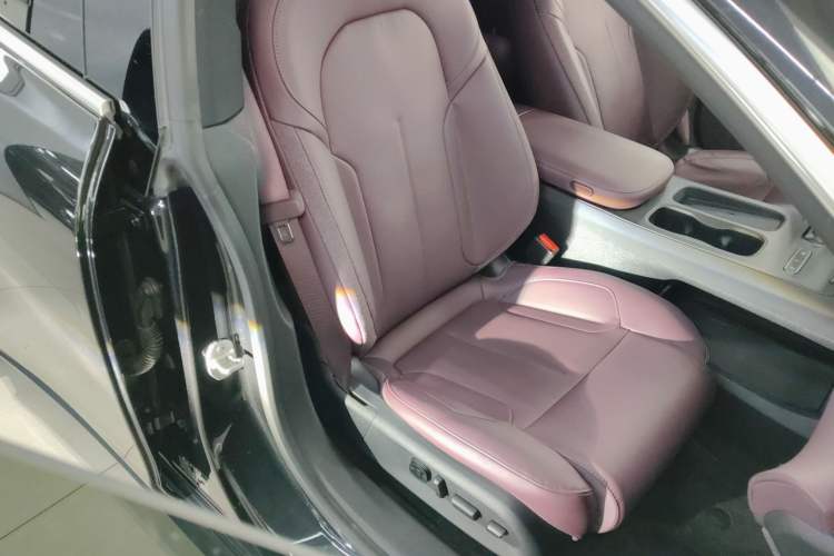 Used Nio ET5T 2024 75kWh Touring Right Front Seat
