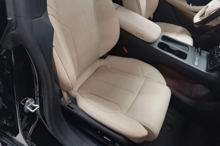 Used Nio ET5T 2024 75kWh Touring Right Front Seat