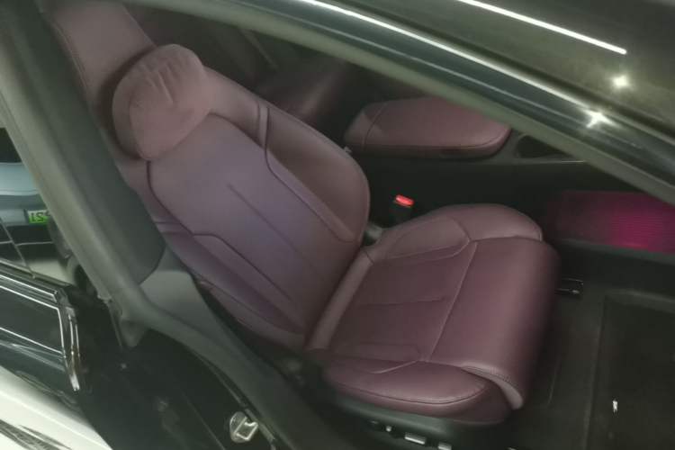 Used Nio ET5T 2024 75kWh Touring Right Front Seat