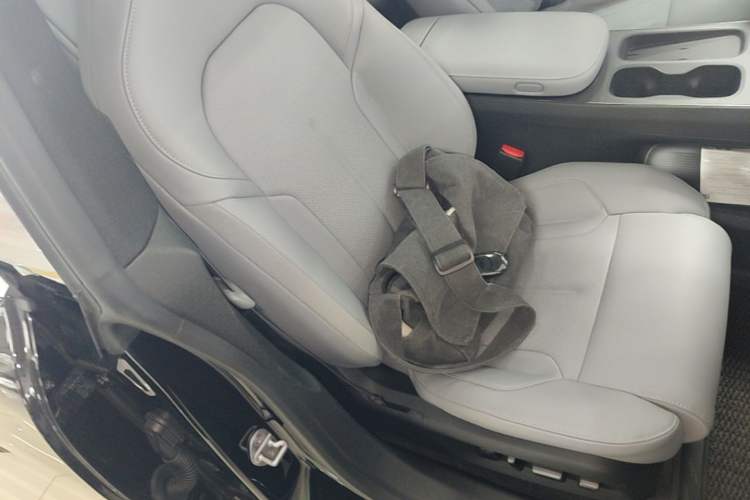 Used Nio ET5T 2024 75kWh Touring Right Front Seat
