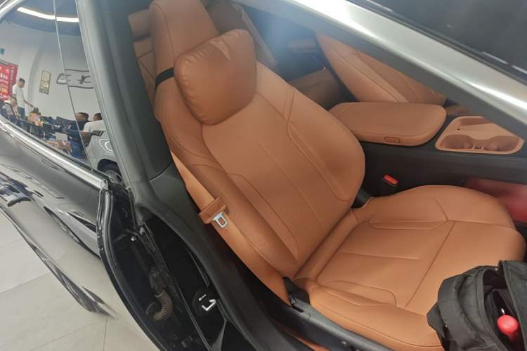 Used Nio ET5T 2024 75kWh Touring Right Front Seat