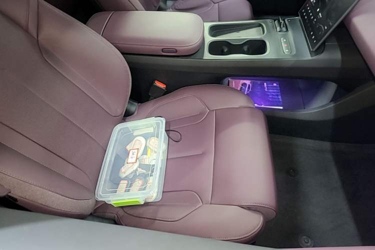 Used Nio ET5T 2024 75kWh Touring Right Front Seat