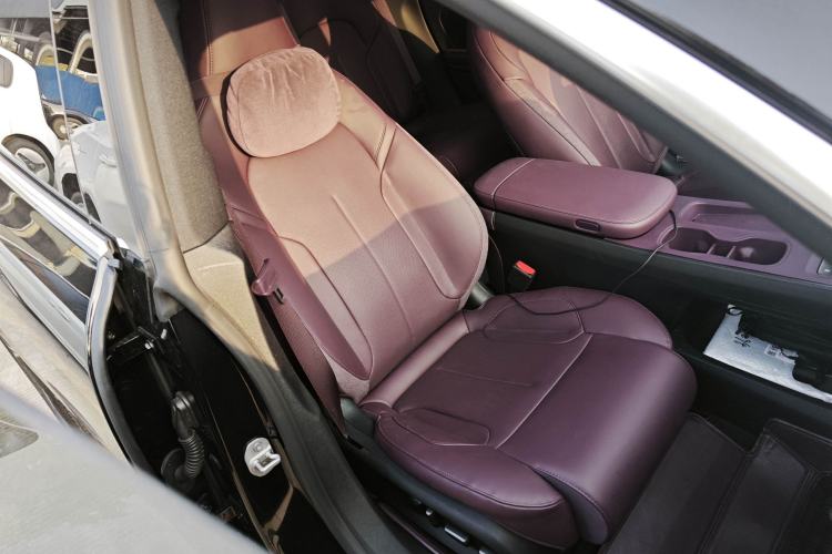 Used Nio ET5T 2024 75kWh Touring Right Front Seat