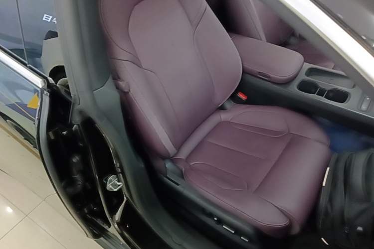 Used Nio ET5T 2024 75kWh Touring Right Front Seat