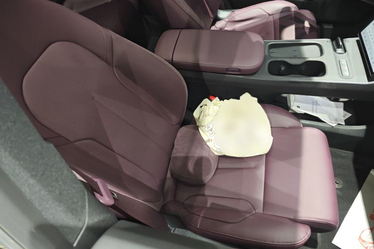 Used Nio ET5T 2024 75kWh Touring Right Front Seat