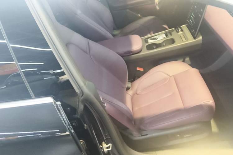 Used Nio ET5T 2024 75kWh Touring Right Front Seat