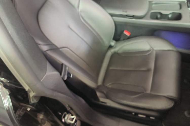 Used Nio ET5T 2024 75kWh Touring Right Front Seat