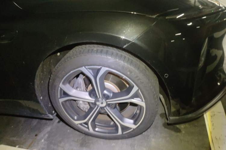 Used Nio ET5T 2024 75kWh Touring Right Front Wheel Hub