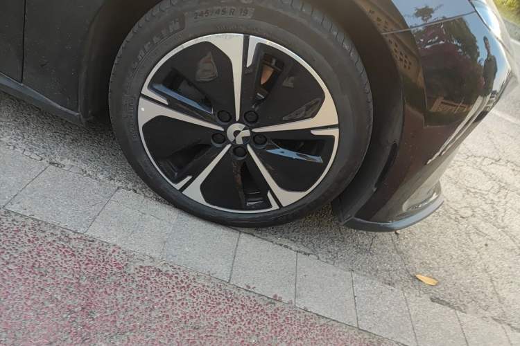 Used Nio ET5T 2024 75kWh Touring Right Front Wheel Hub