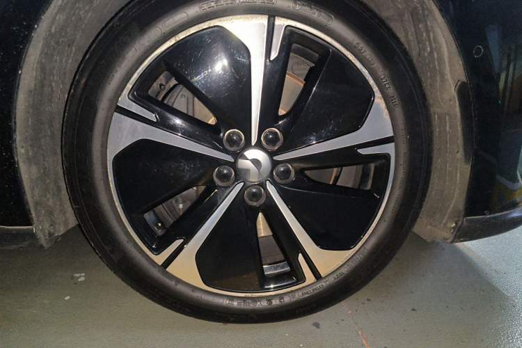 Used Nio ET5T 2024 75kWh Touring Right Front Wheel Hub