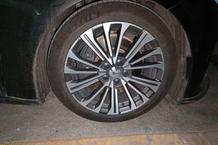 Used Nio ET5T 2024 75kWh Touring Right Front Wheel Hub
