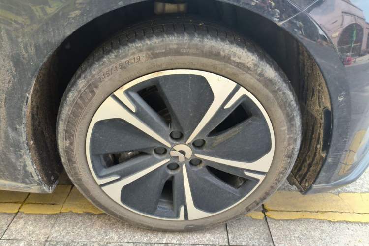 Used Nio ET5T 2024 75kWh Touring Right Front Wheel Hub
