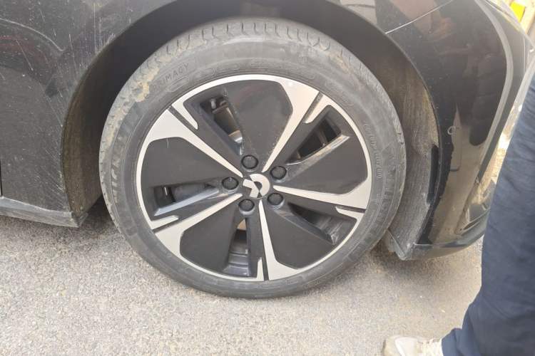 Used Nio ET5T 2024 75kWh Touring Right Front Wheel Hub