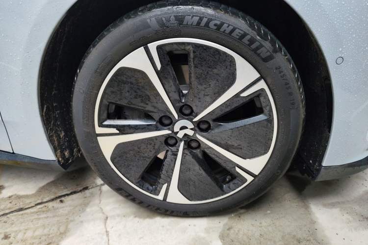 Used Nio ET5T 2024 75kWh Touring Right Front Wheel Hub